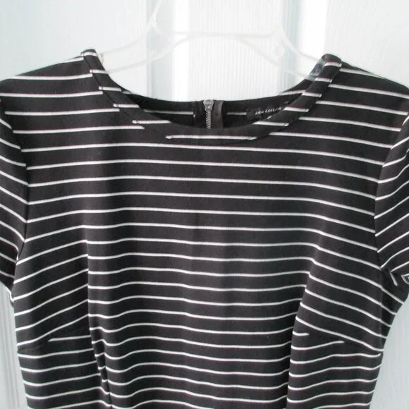 Ann Taylor shift dress - Picture 2 of 5